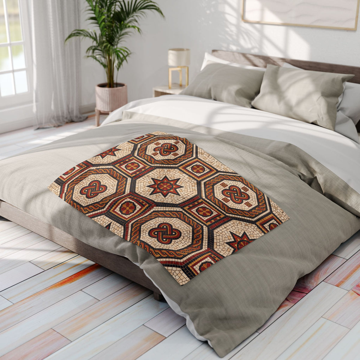 Roman Knot Mosaic Fleece Throw