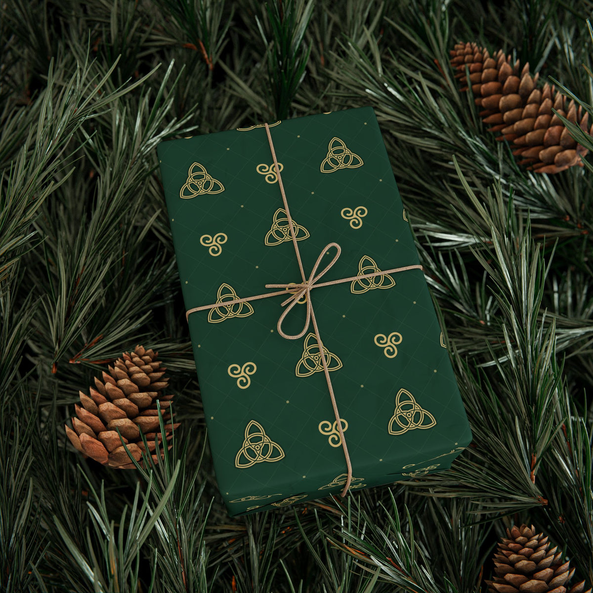 Celtic Knot Green Wrapping Paper – Gold Triquetra Pattern